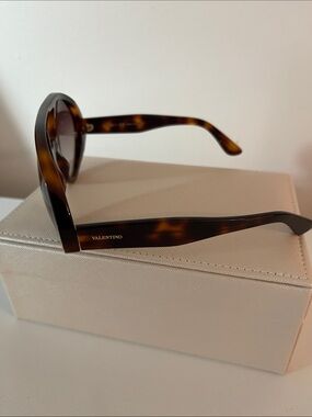 Valentino Women's Tortoiseshell Frame Sunglasses - Brown/Amber